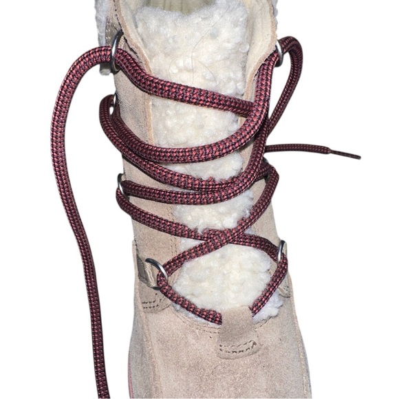 Sorel Women's Beige Winter Boots with Burgundy Laces - Picture 8 of 9